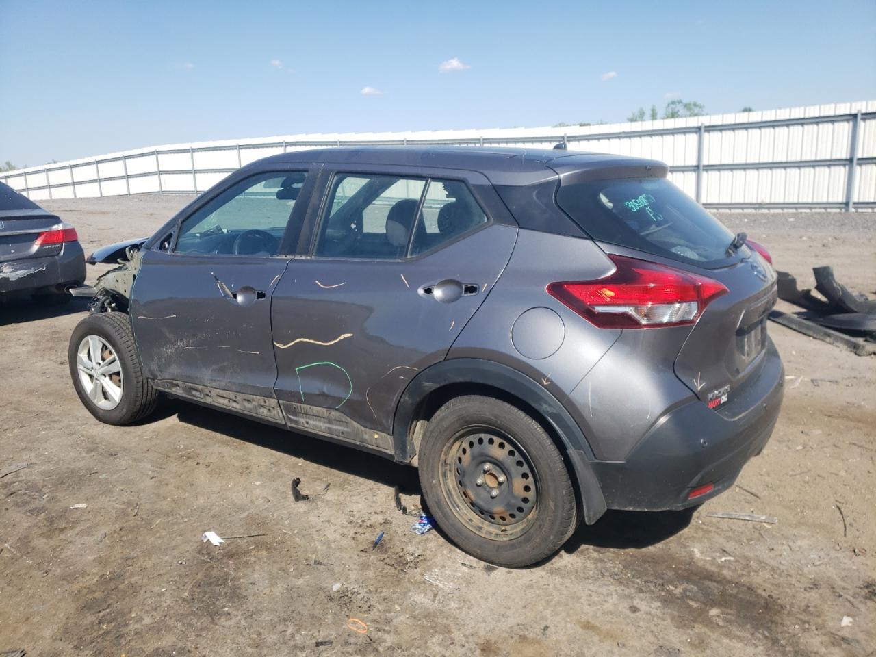 2020 NISSAN Kicks VIN 3N1CP5BV4LL575419 photo 2