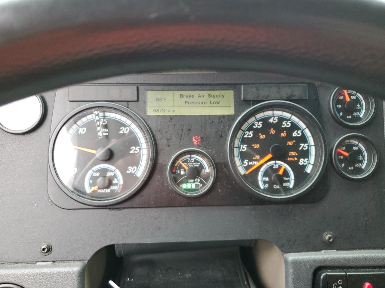 2017 FREIGHTLINER CASCADIA 125 VIN 3AKJGLDR3HSHV7415 photo 8