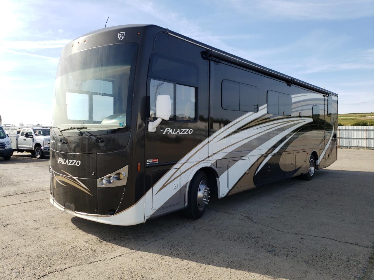 2016 FREIGHTLINER CHASSIS XC VIN 4UZACJDT3GCHF6964 photo 2
