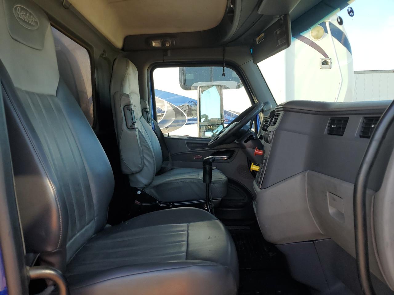 2016 PETERBILT 579 VIN 1NPBL79X5GD327370 photo 5