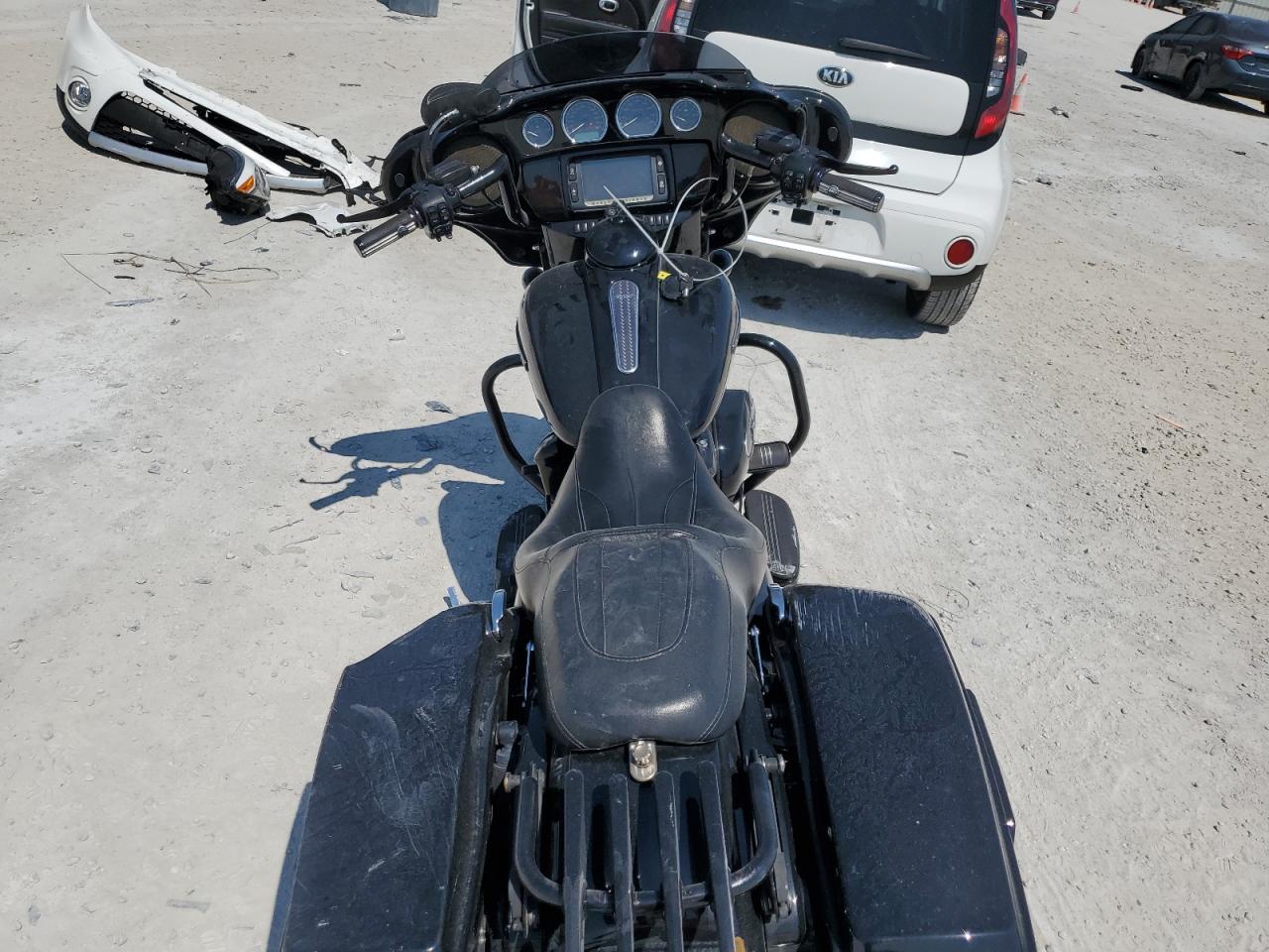 2018 HARLEY-DAVIDSON FLHXS STREET GLIDE SPECIAL VIN 1HD1KRC17JB658300 photo 6