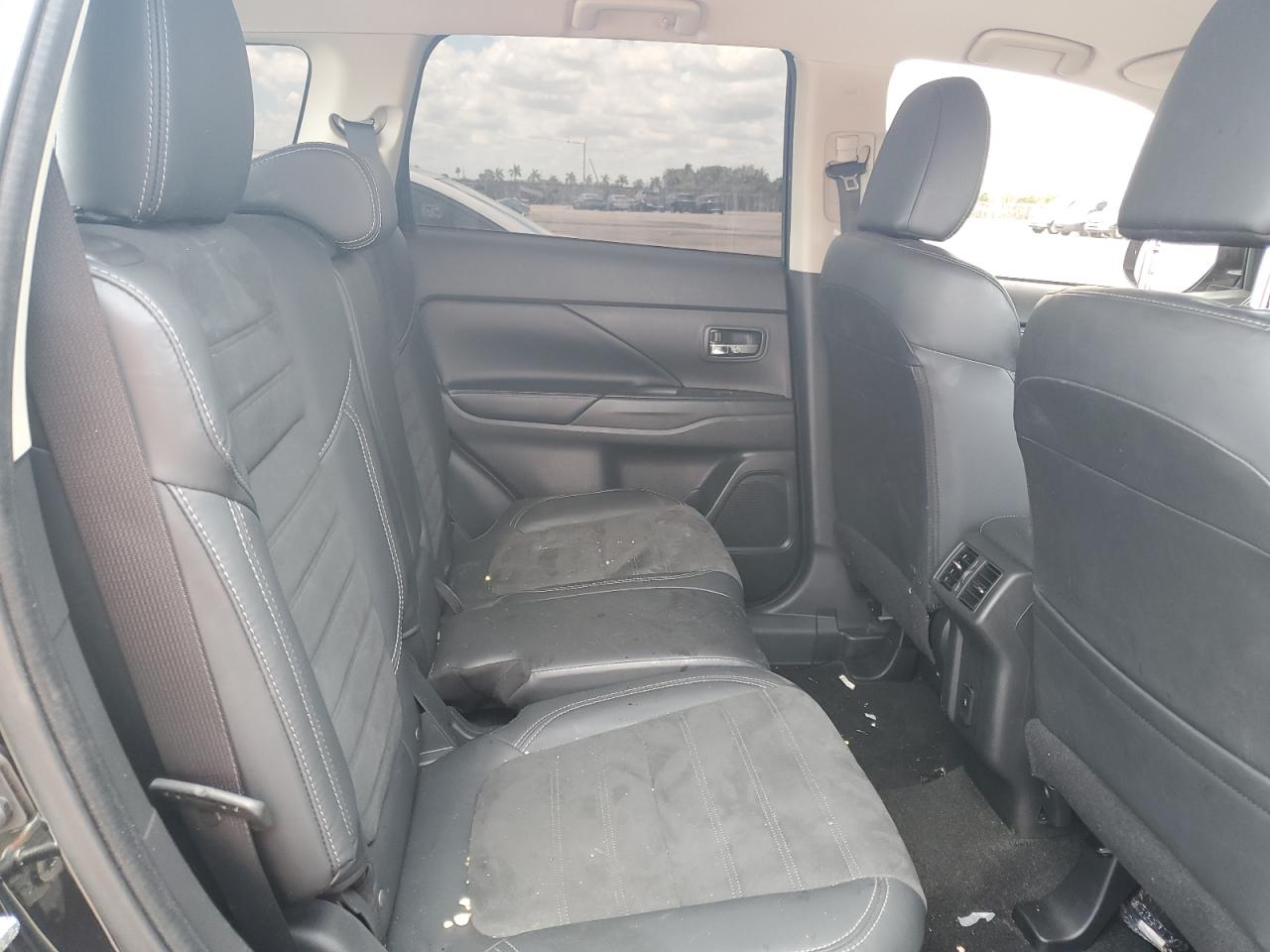 2020 MITSUBISHI Outlander VIN JA4AD3A32LZ025253 photo 11