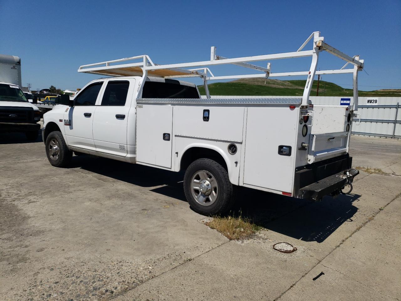 2016 RAM 3500 VIN 3C7WR9CJ3FG619501 photo 2