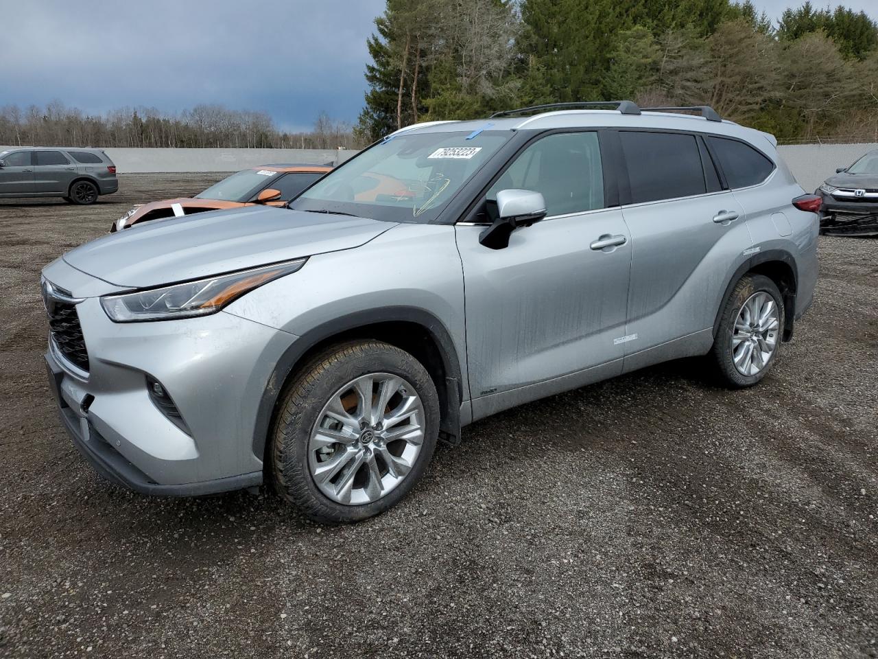 2023 TOYOTA Highlander VIN 5TDXBRCH2PS586089 photo 1