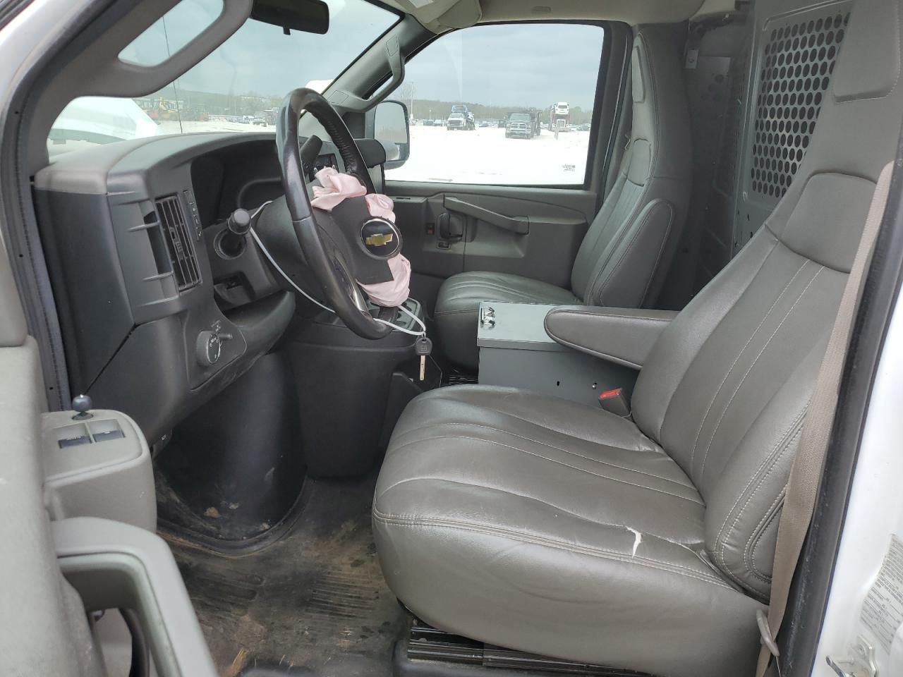 2019 CHEVROLET Express 2500 VIN 1GCWGAFP1K1348662 photo 7