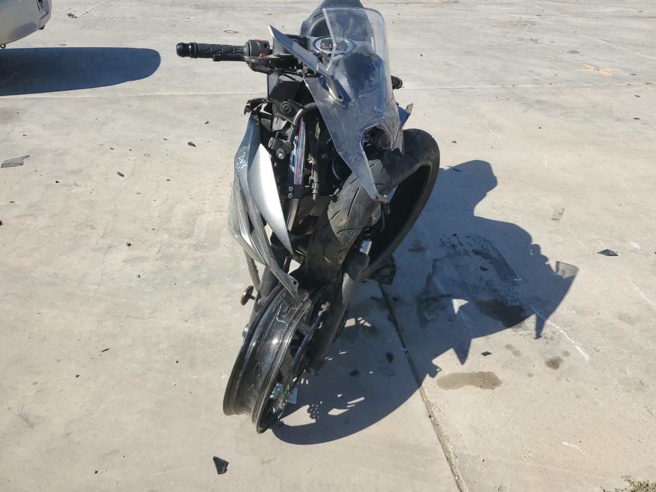 2024 KAWASAKI EX650 R VIN ML5EXER12RDAC2607 photo 2
