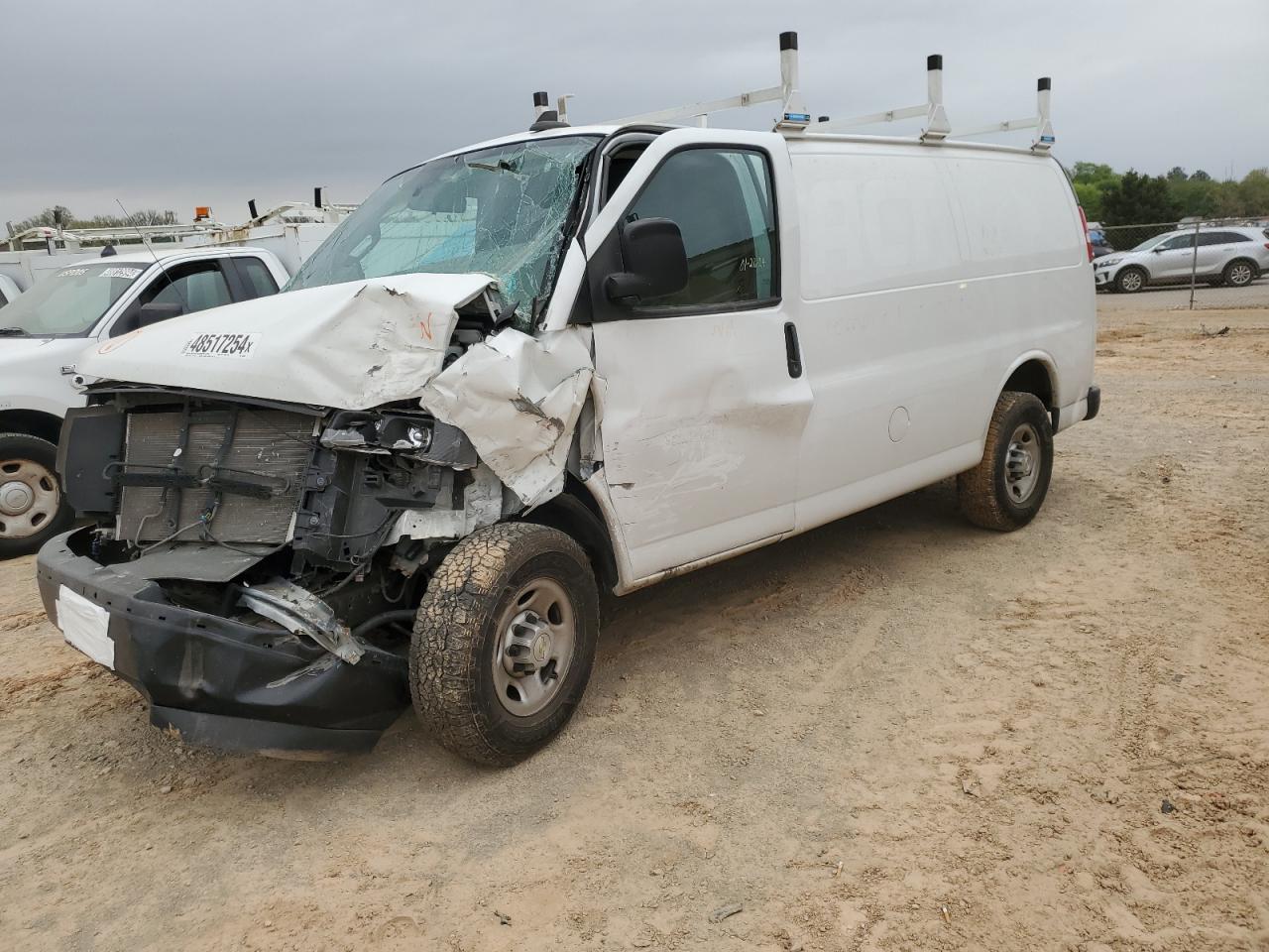 2020 Chevrolet Express VIN 1GCZGGFGXL1220213 photo 1
