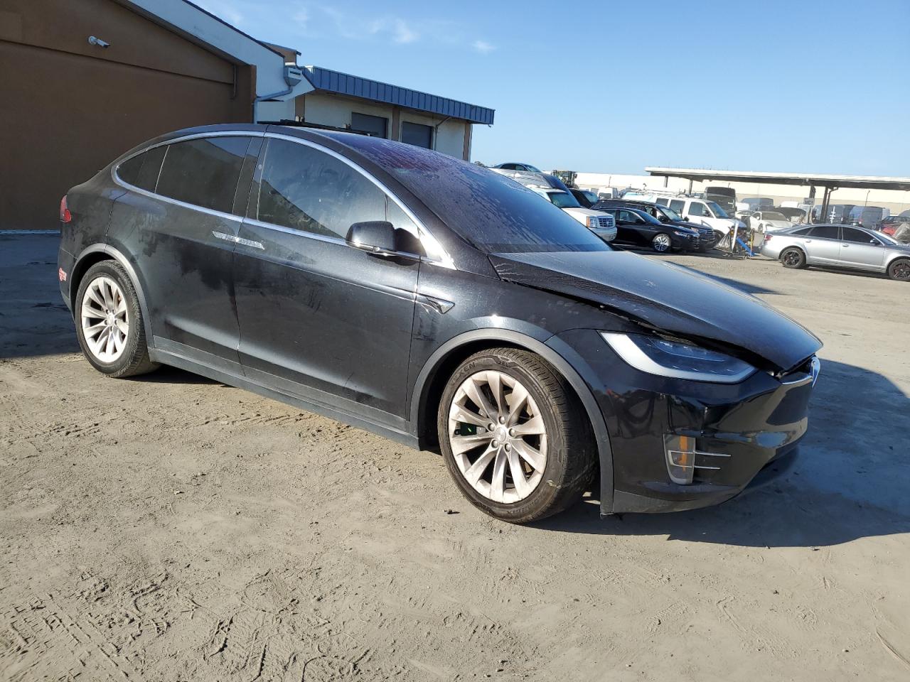 2017 TESLA Model x VIN 5YJXCDE27HF027331 photo 4