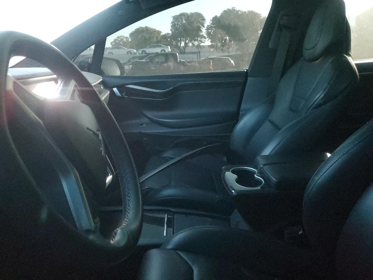 2017 TESLA Model x VIN 5YJXCDE27HF027331 photo 8