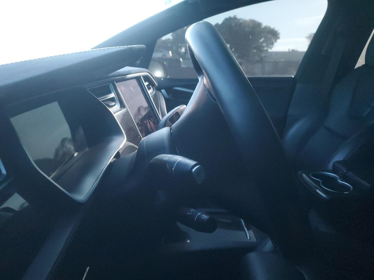 2017 TESLA Model x VIN 5YJXCDE27HF027331 photo 9