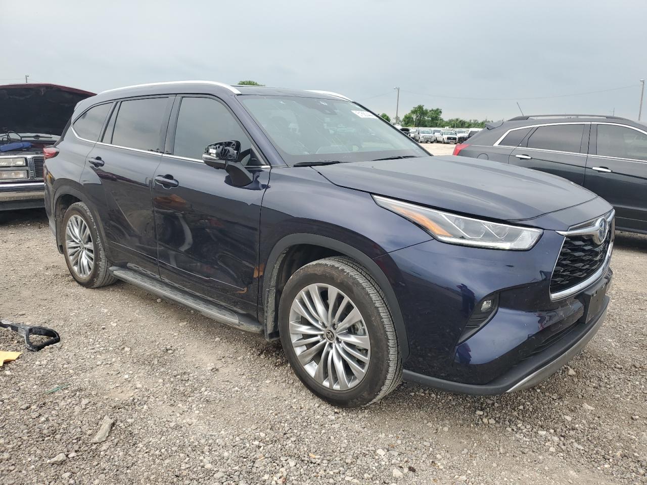 2023 Toyota Highlander VIN 5TDFARAH1PS523955 photo 4