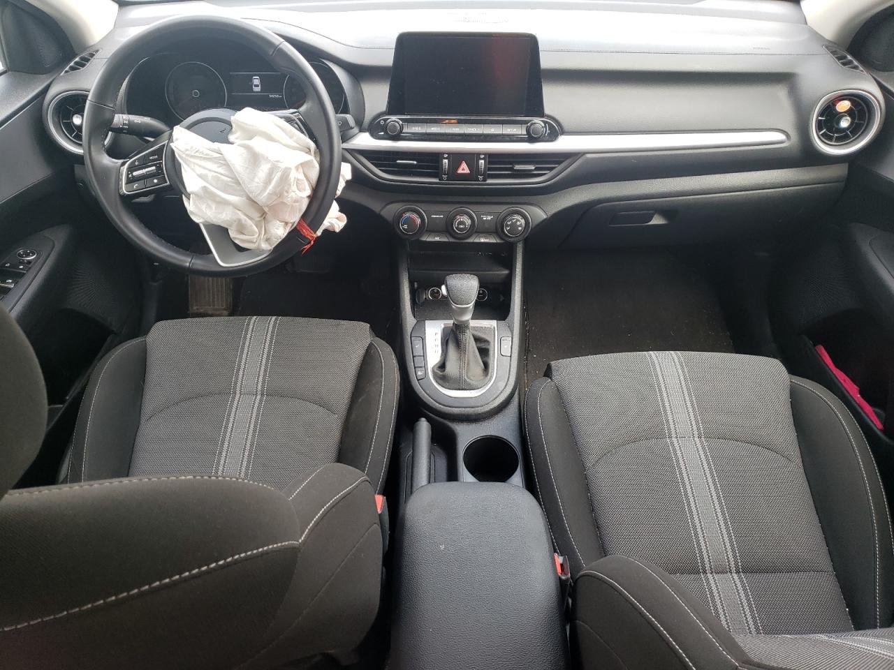 2022 KIA Forte VIN 3KPF24AD7NE485362 photo 8