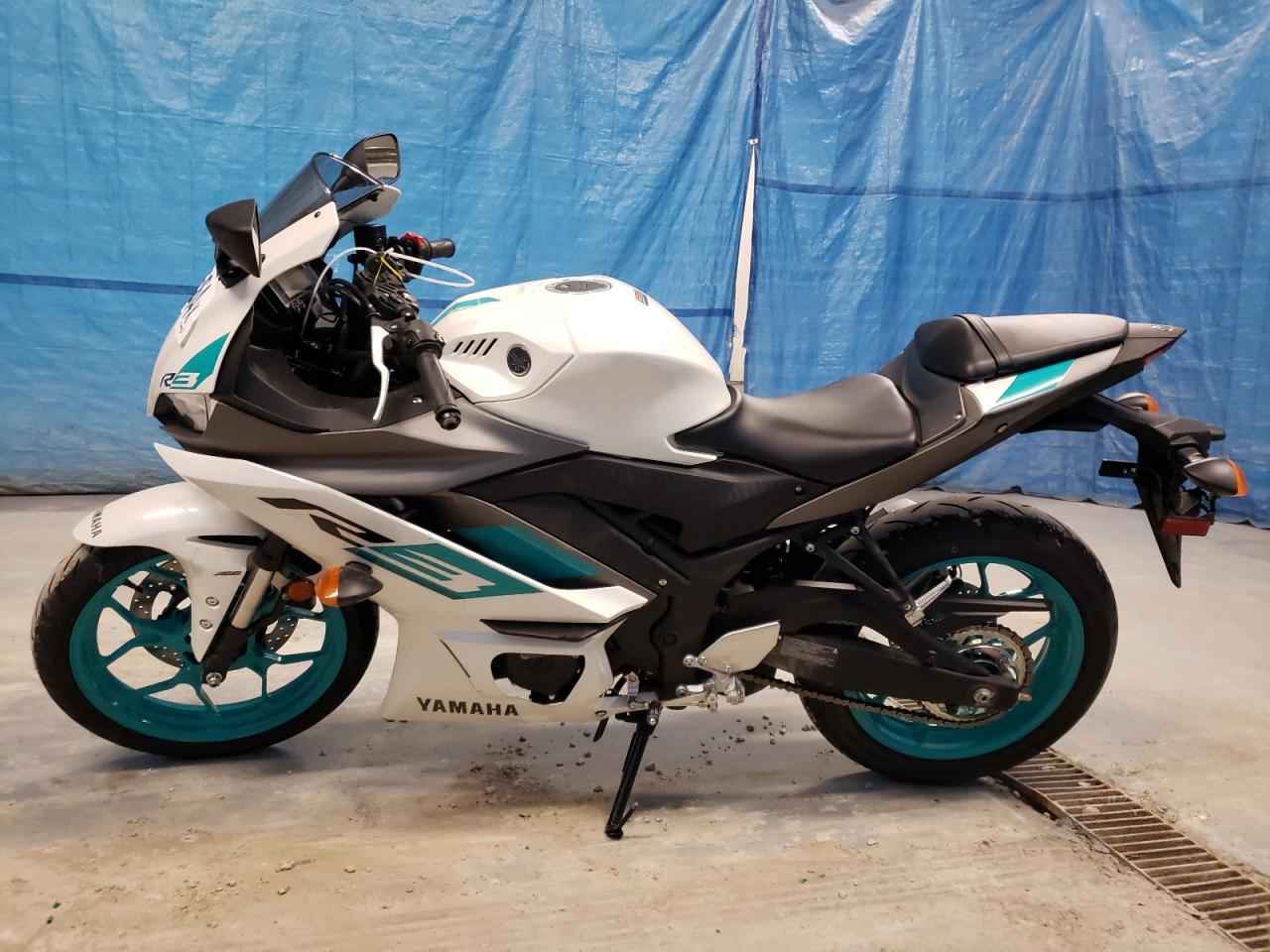 2024 YAMAHA YZFR3 A VIN MH3RH18Y3RK014560 photo 3