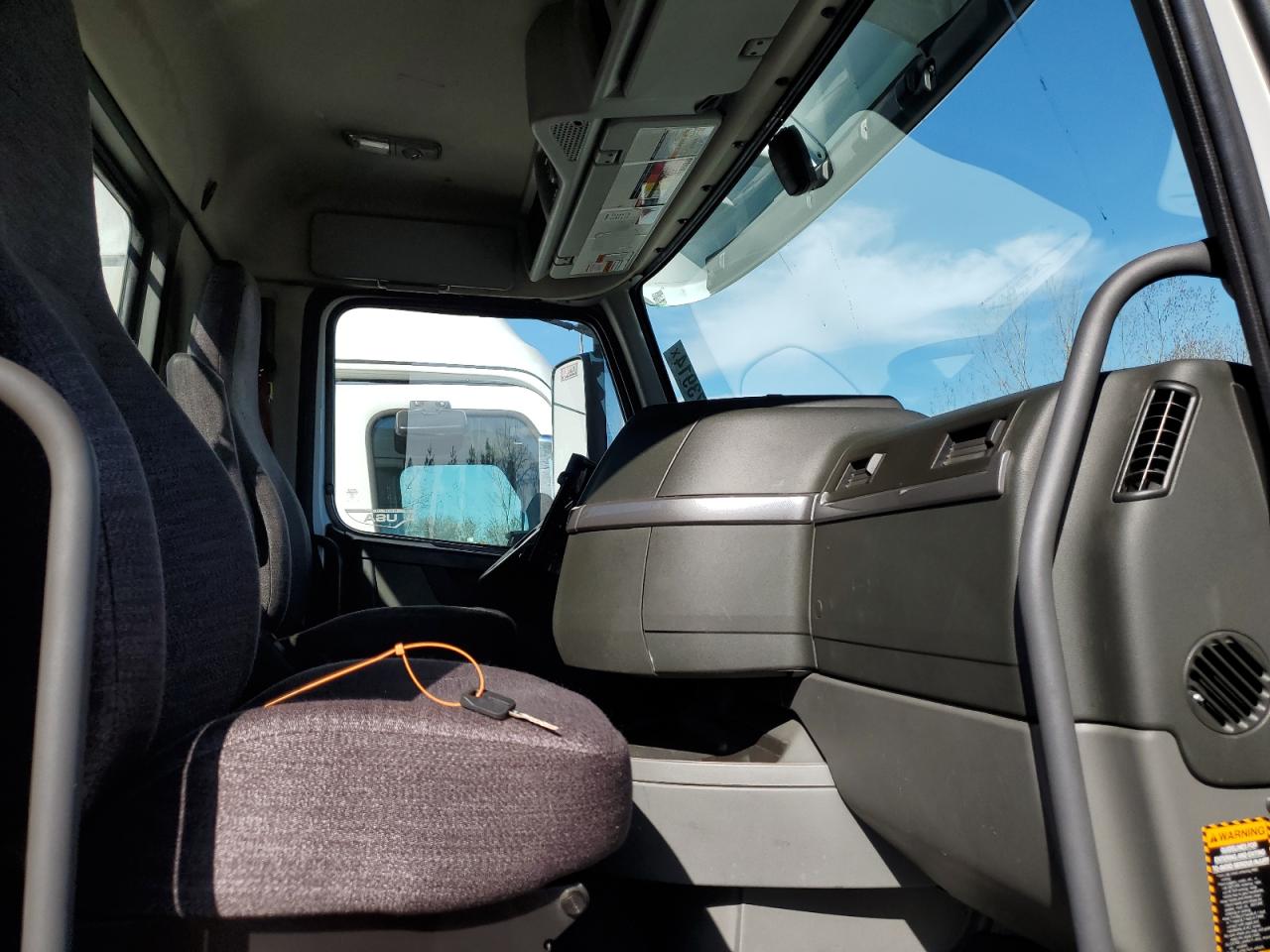 2019 VOLVO Vnr VIN 4V4WC9EG6KN217252 photo 5