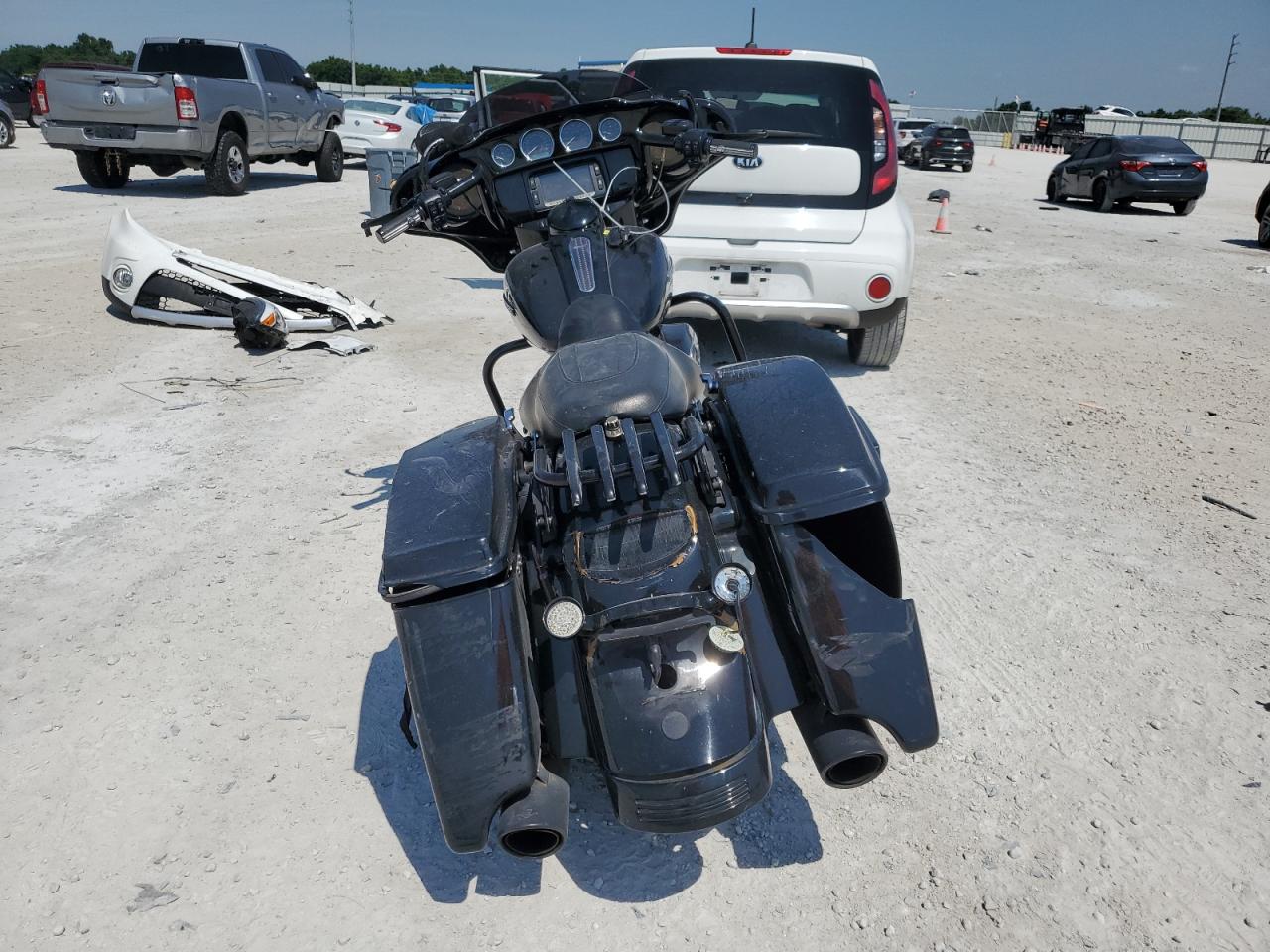2018 HARLEY-DAVIDSON FLHXS STREET GLIDE SPECIAL VIN 1HD1KRC17JB658300 photo 4