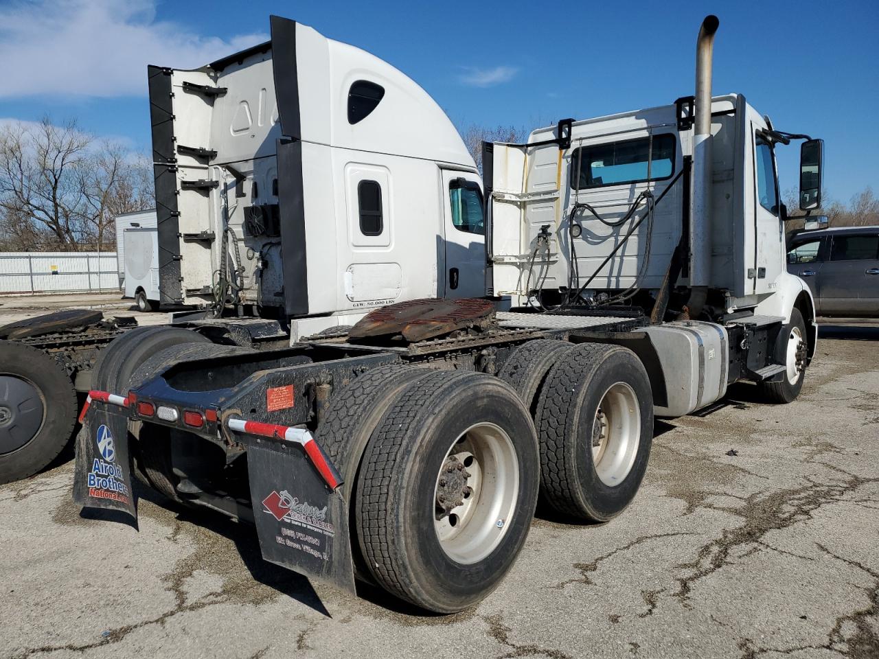 2019 VOLVO Vnr VIN 4V4WC9EG6KN217252 photo 4