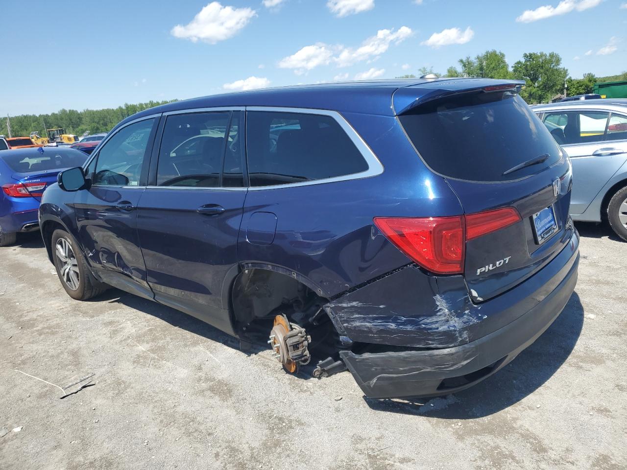 2018 Honda Pilot VIN 5FNYF6H55JB069810 photo 2