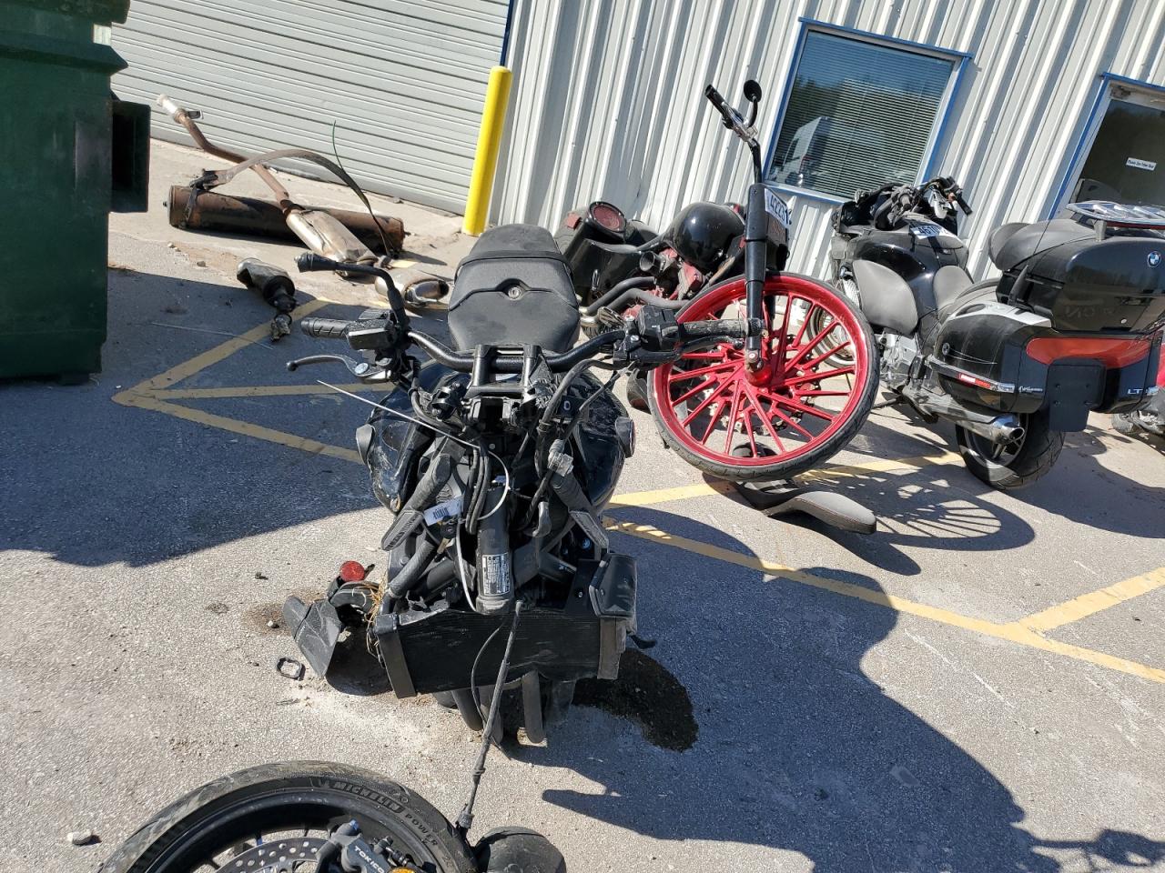 2022 HONDA Cb cycle VIN JH2SC8011NK400109 photo 2