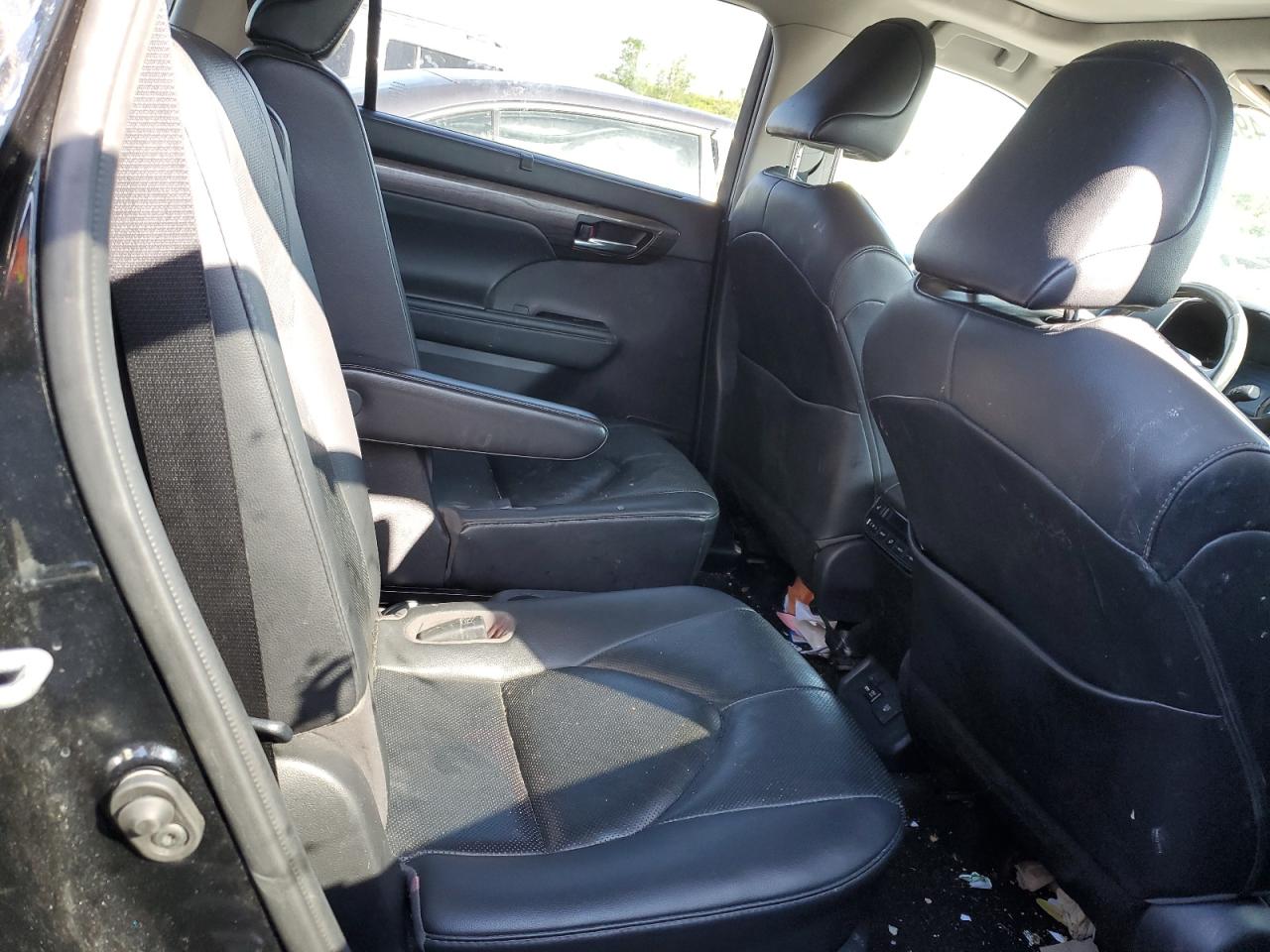 2021 Toyota Highlander VIN 5TDFZRBH1MS093539 photo 11