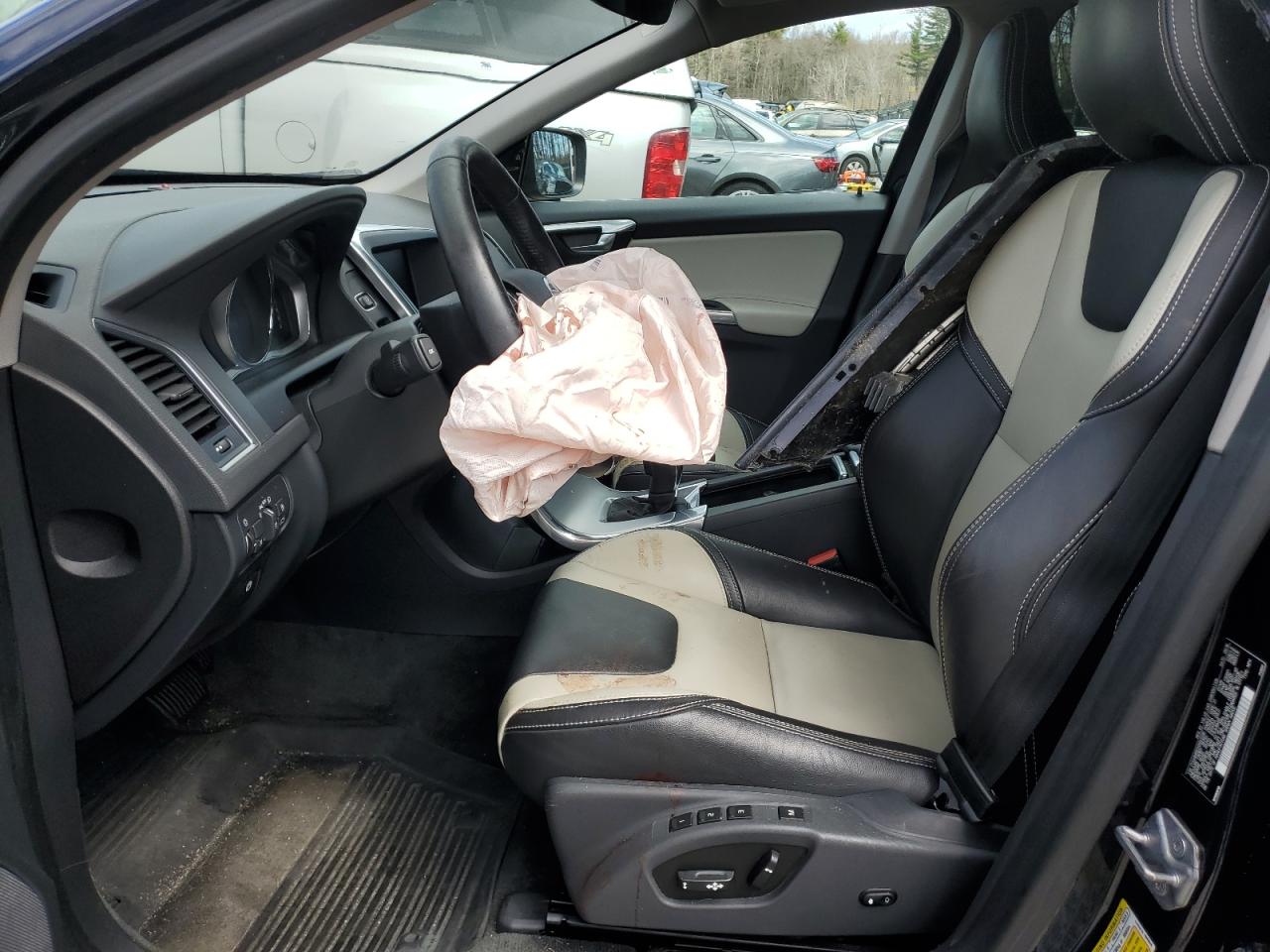 2017 VOLVO Xc60 VIN YV449MRRXH2042236 photo 7