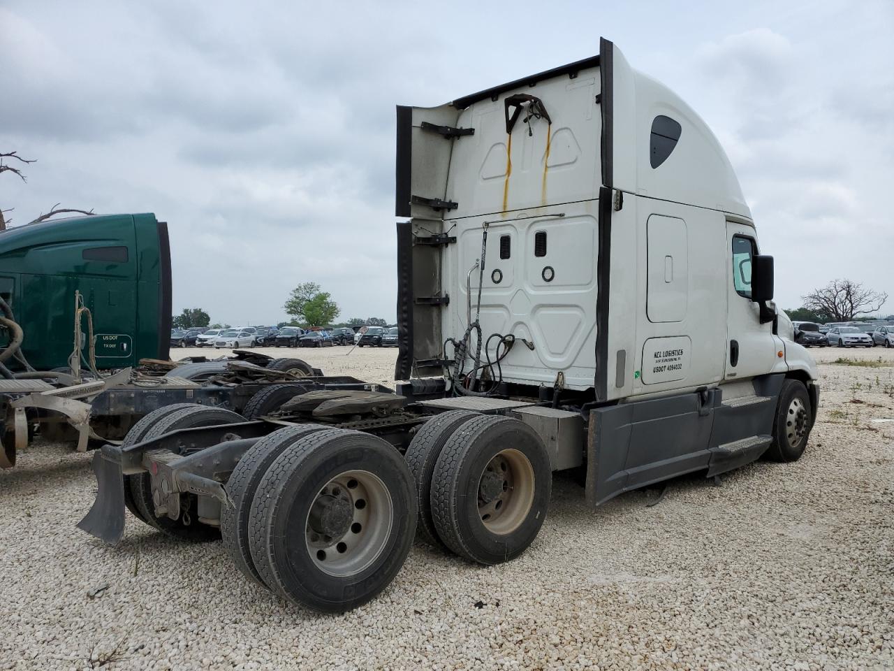 2017 FREIGHTLINER CASCADIA 125 VIN 3AKJGLDR3HSHF0914 photo 4