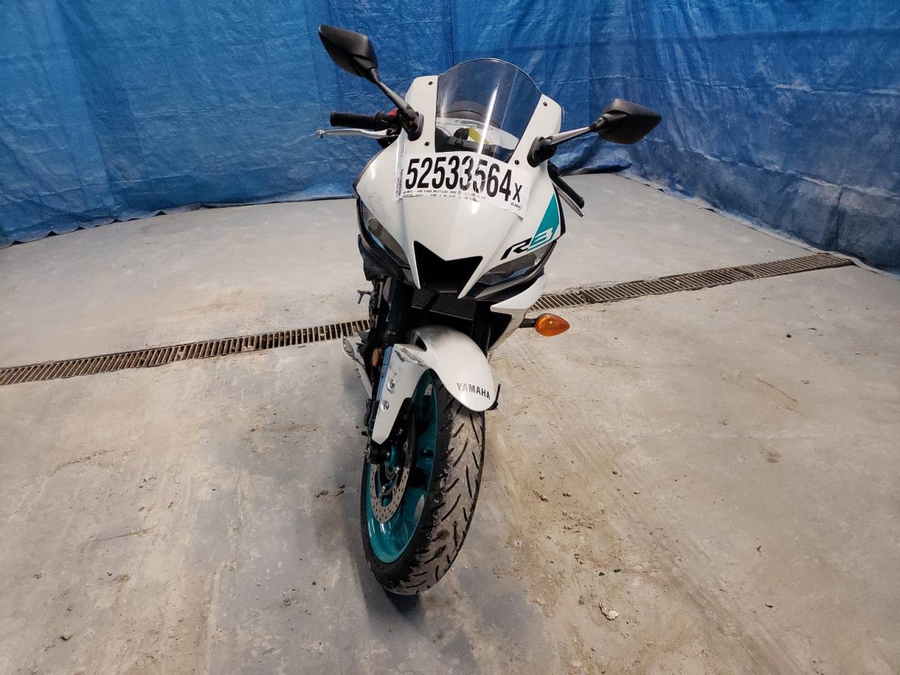 2024 YAMAHA YZFR3 A VIN MH3RH18Y3RK014560 photo 2