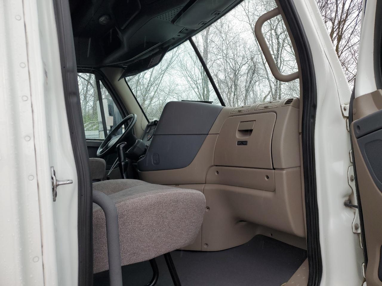 2017 FREIGHTLINER CASCADIA 125 VIN 3AKJGLDR3HSHV7415 photo 5