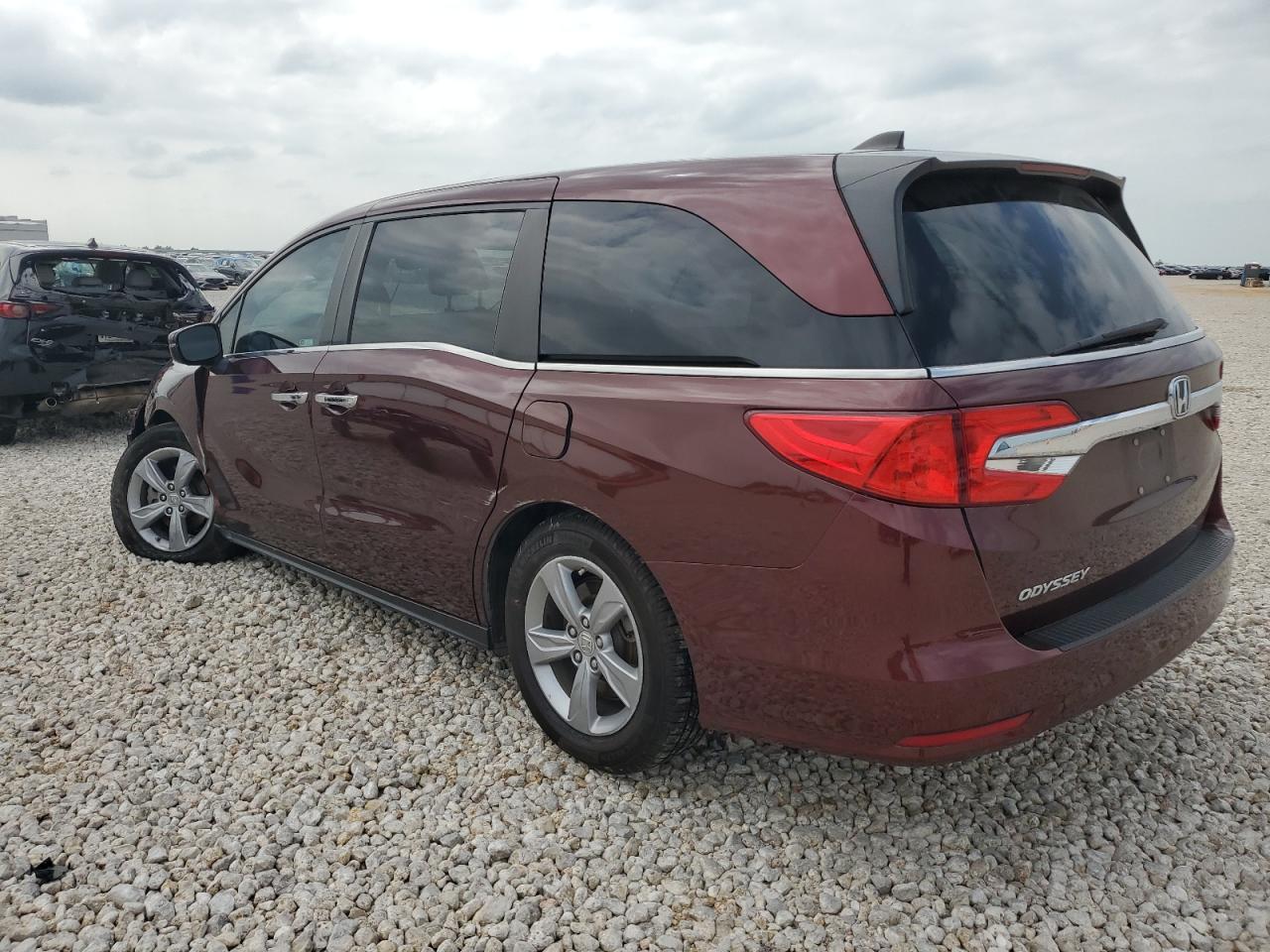 2018 HONDA Odyssey exl VIN 5FNRL6H70JB066165 photo 2