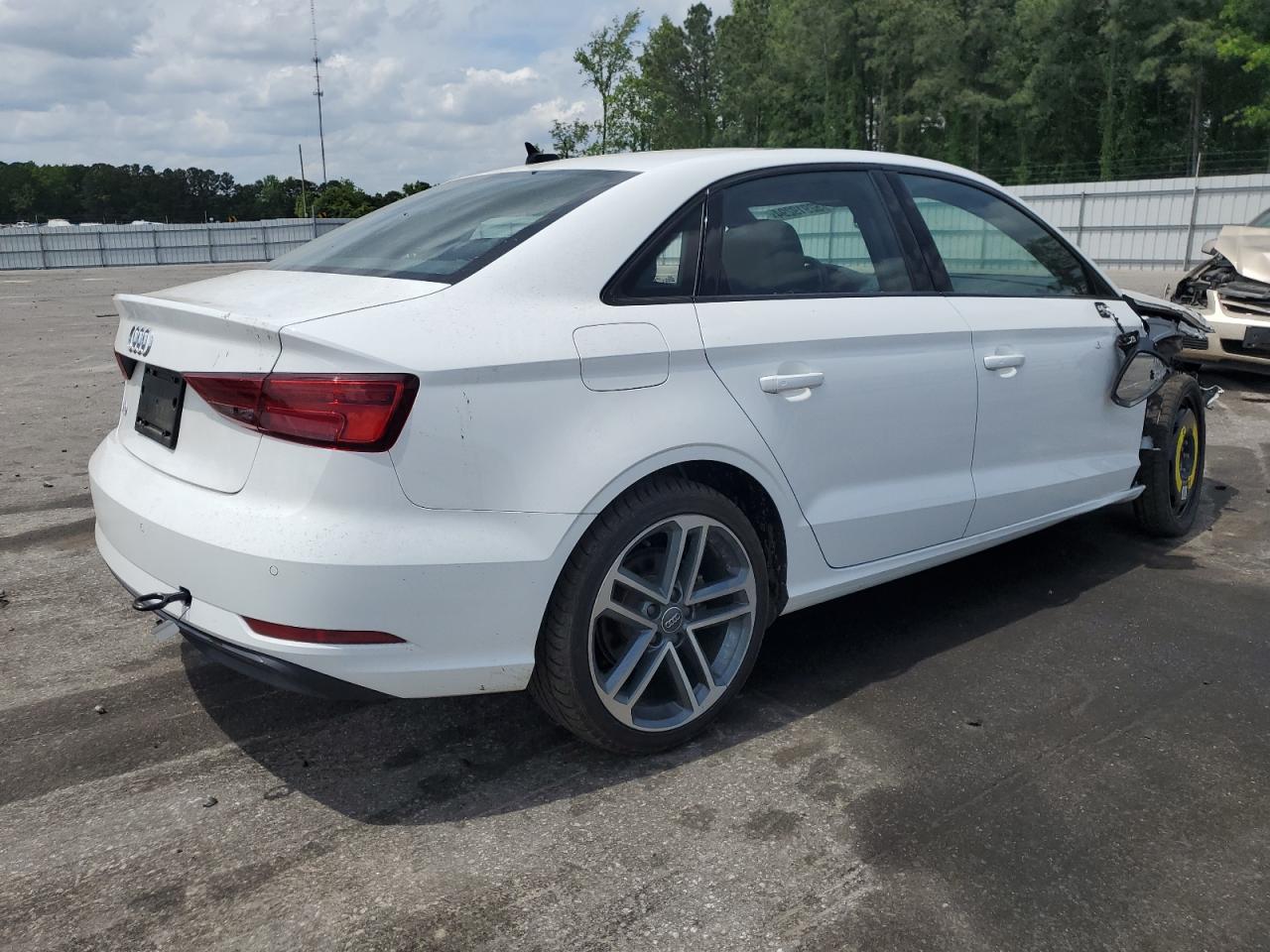 2020 Audi A3 VIN WAUCUGFF6LA102775 photo 3