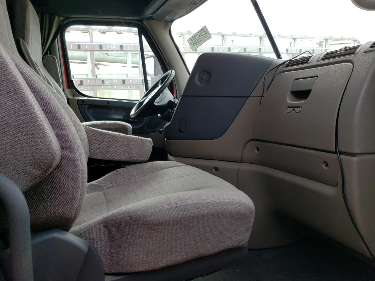 2017 FREIGHTLINER CASCADIA 125 VIN 3AKJGLDR8HSGP5812 photo 5