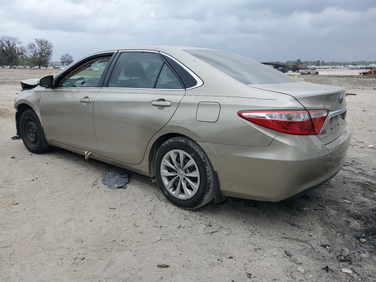 2016 TOYOTA Camry VIN 4T1BF1FK9GU117080 photo 2