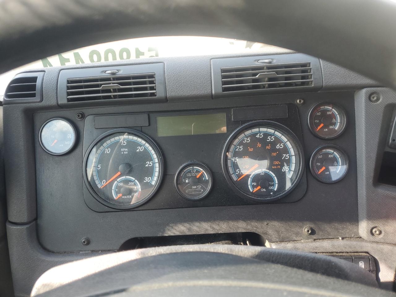 2017 FREIGHTLINER CASCADIA 125 VIN 3AKJGEDR1HSJB3173 photo 8