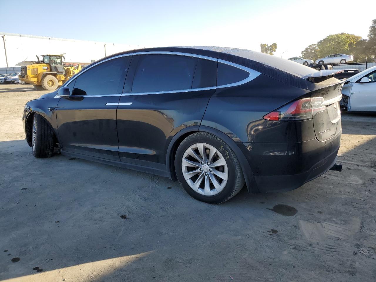 2017 TESLA Model x VIN 5YJXCDE27HF027331 photo 2