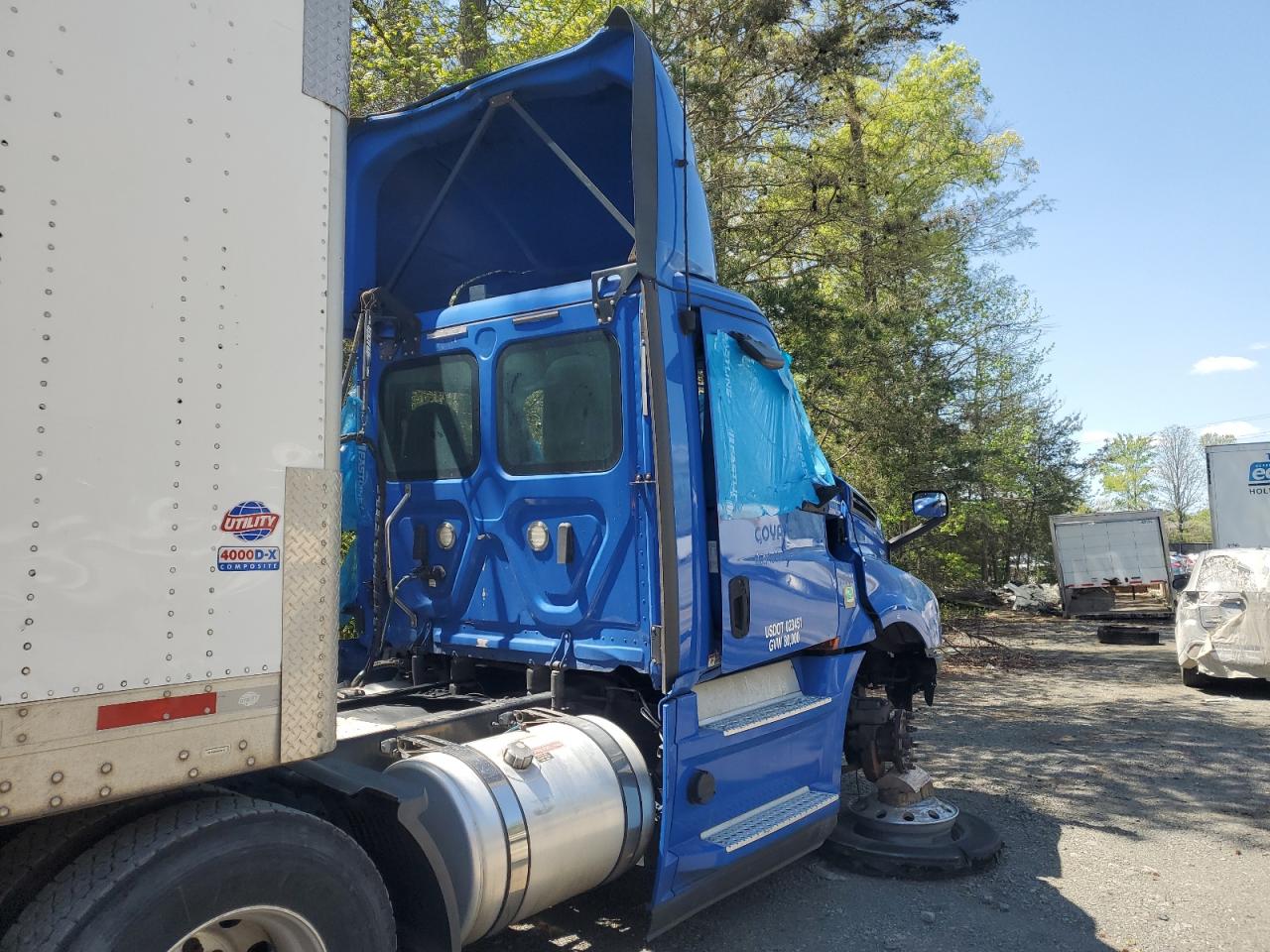 2020 FREIGHTLINER CASCADIA 126 VIN 1FUJHLDR2LLLP4077 photo 4