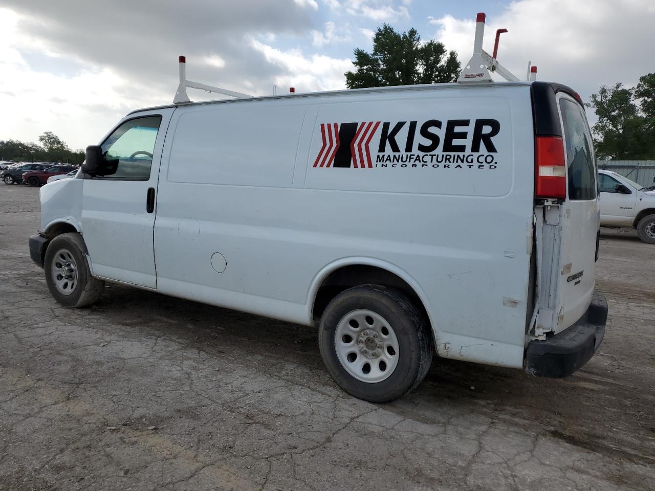 2012 CHEVROLET Express 2500 VIN 1GCSGAFXXC1114424 photo 2