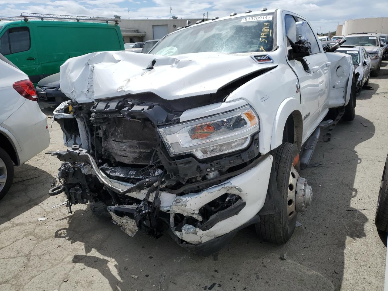 2019 RAM 3500 VIN 3C63RRJL6KG701566 photo 1