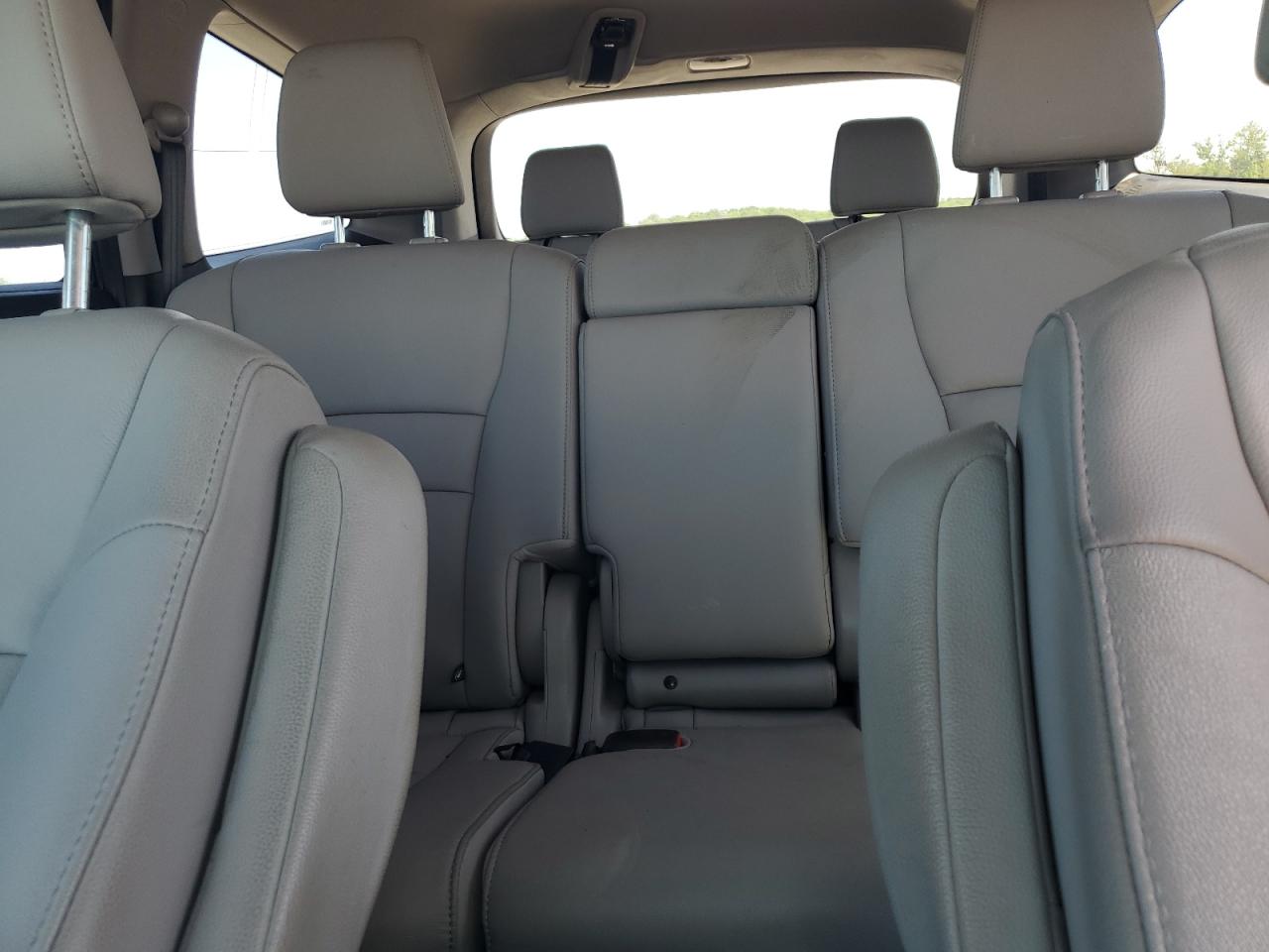 2018 Honda Pilot VIN 5FNYF6H55JB069810 photo 10
