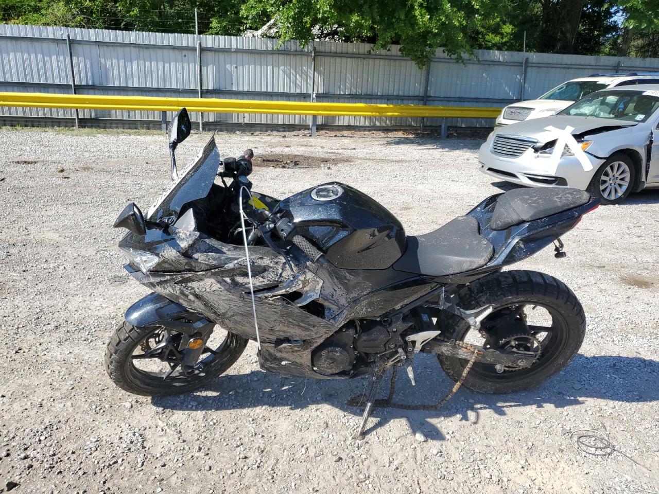 2019 KAWASAKI EX400 VIN JKAEXKG17KDA32030 photo 3