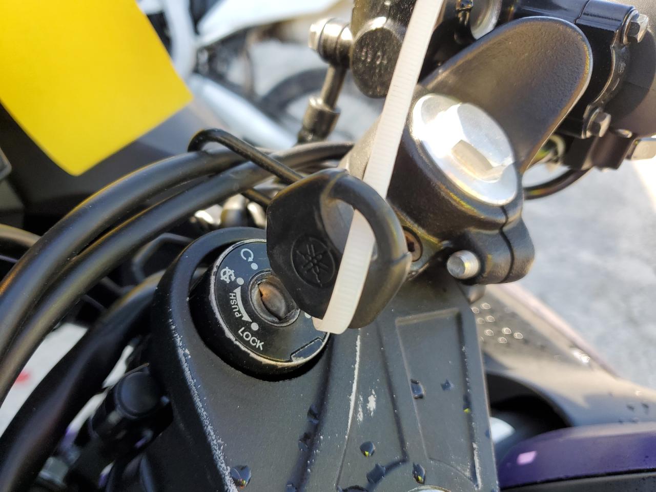 2015 YAMAHA YZFR3 VIN MH3RH06Y0FK007946 photo 8