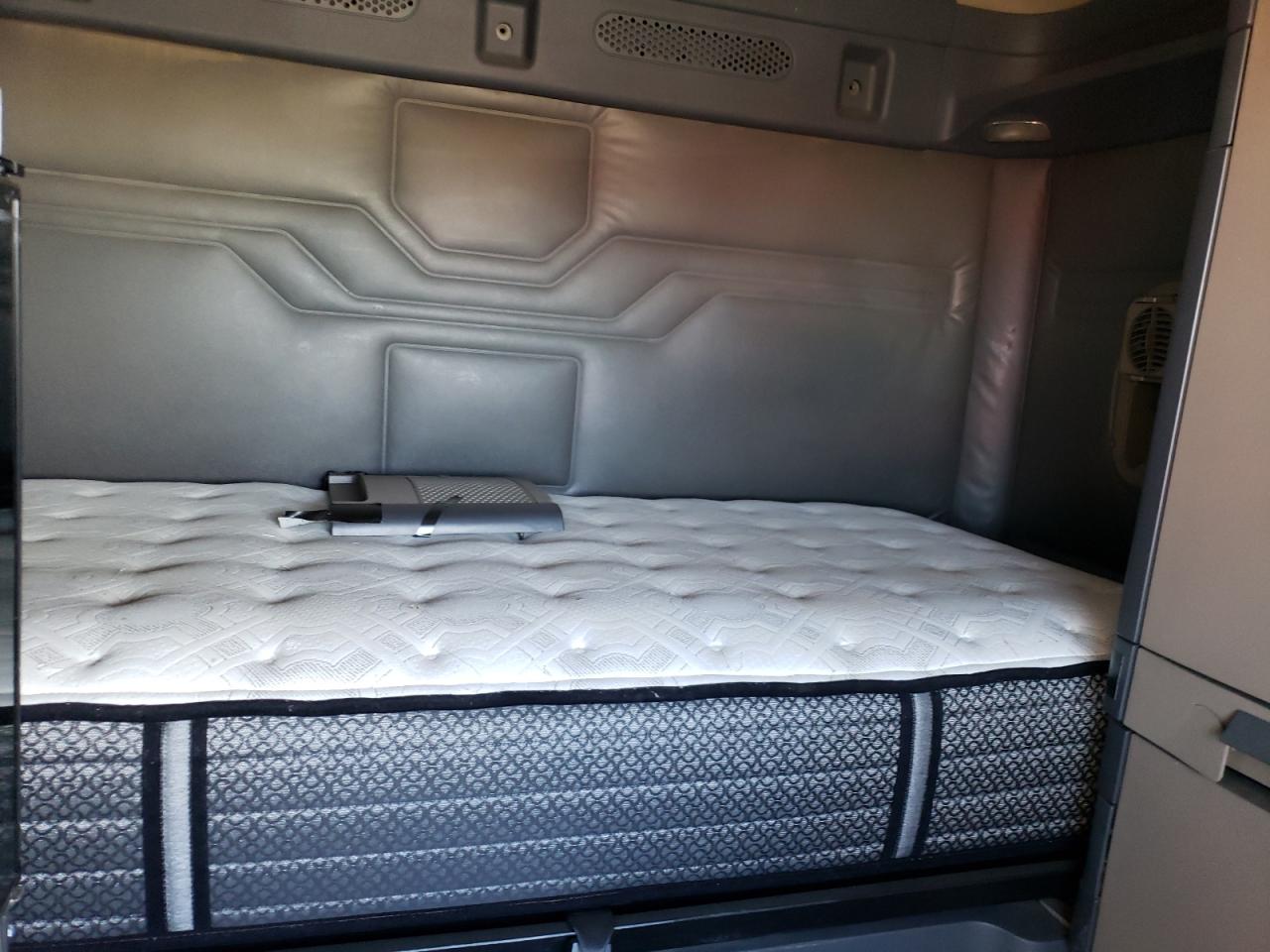 2015 FREIGHTLINER CASCADIA 125 VIN 3AKJGLD53FSGK0100 photo 6