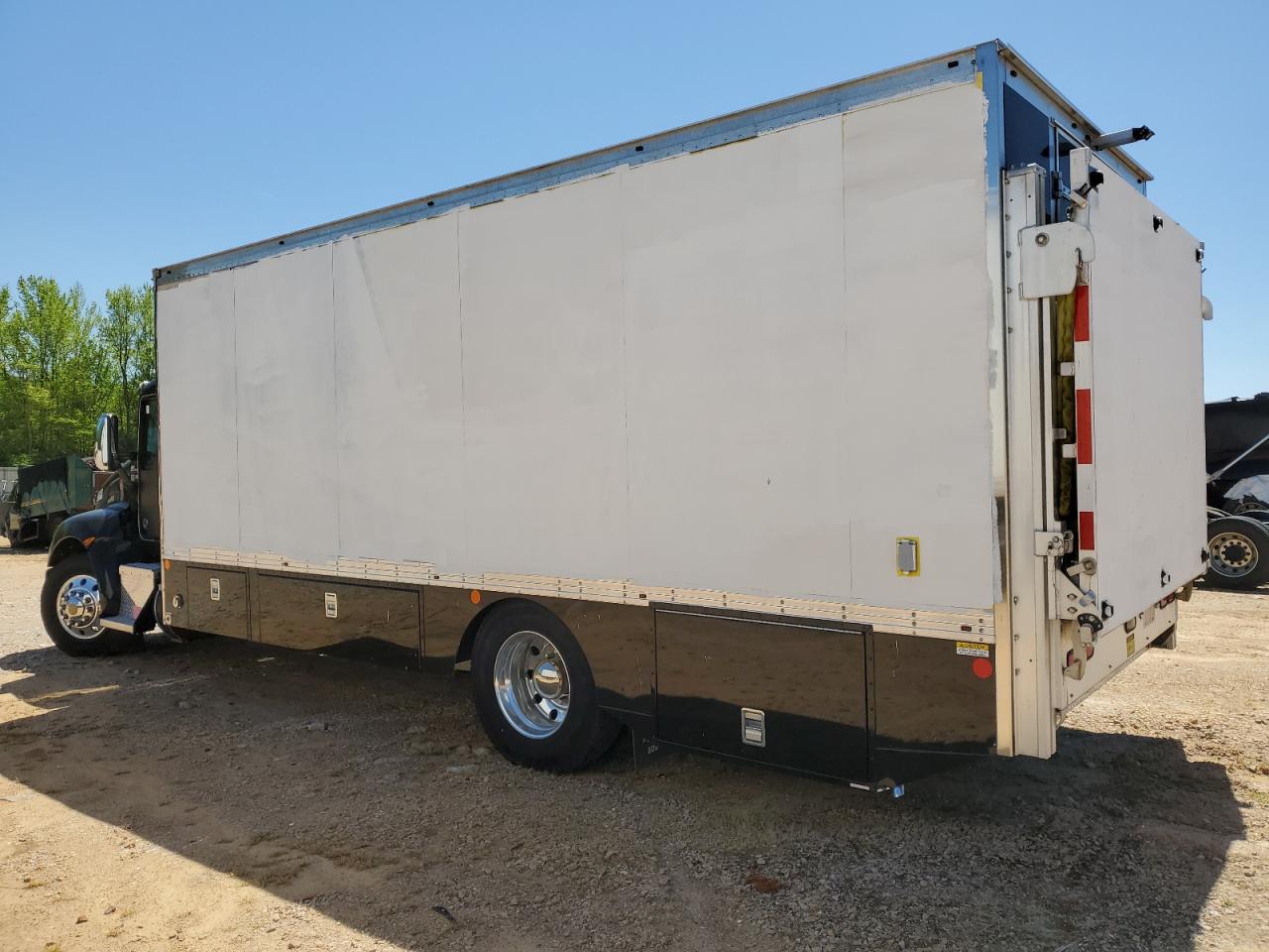 2017 KENWORTH All other VIN 2NKHHM6X9HM172600 photo 2