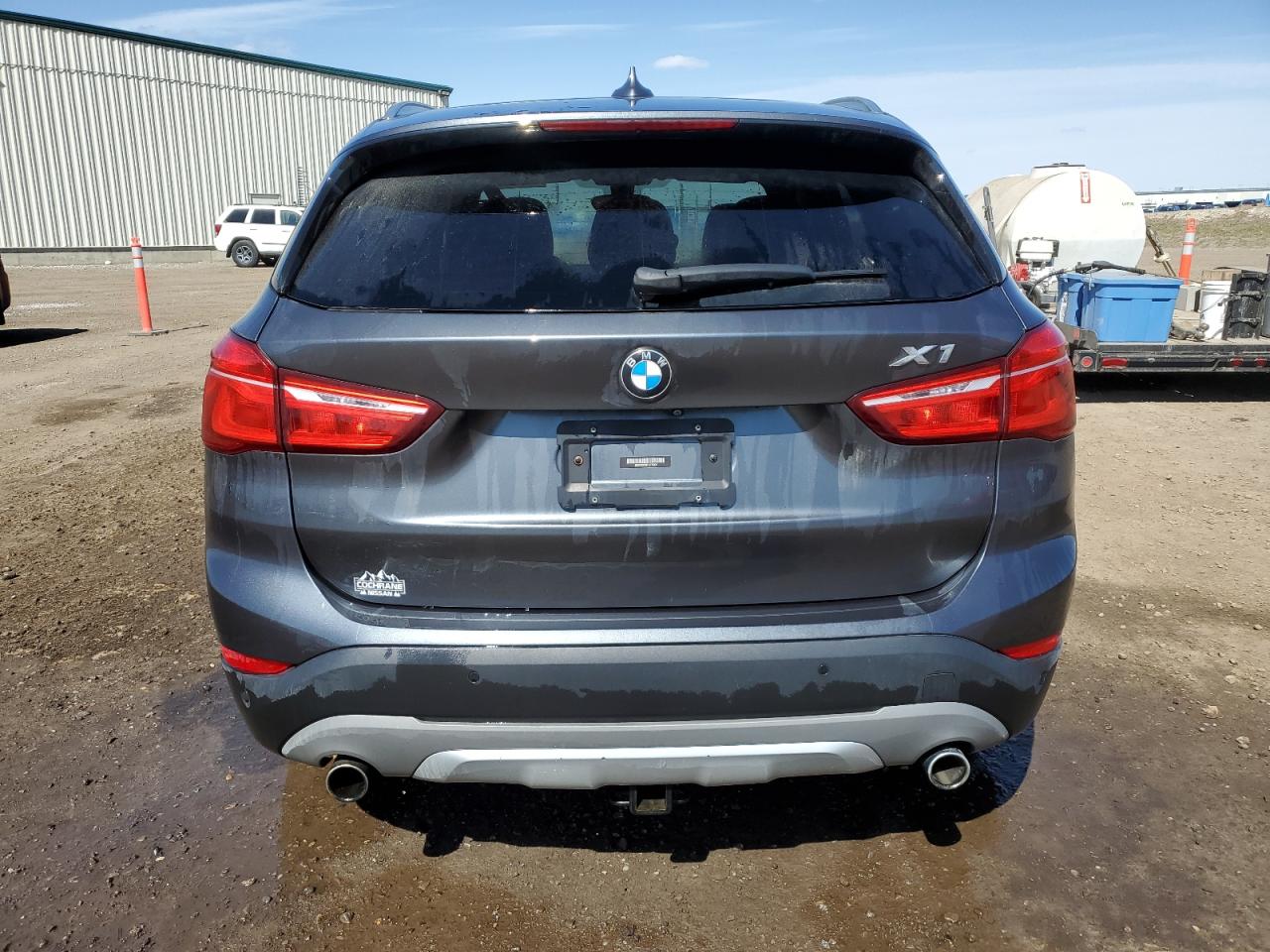 2017 BMW X1 VIN WBXHT3C37H5F75301 photo 6