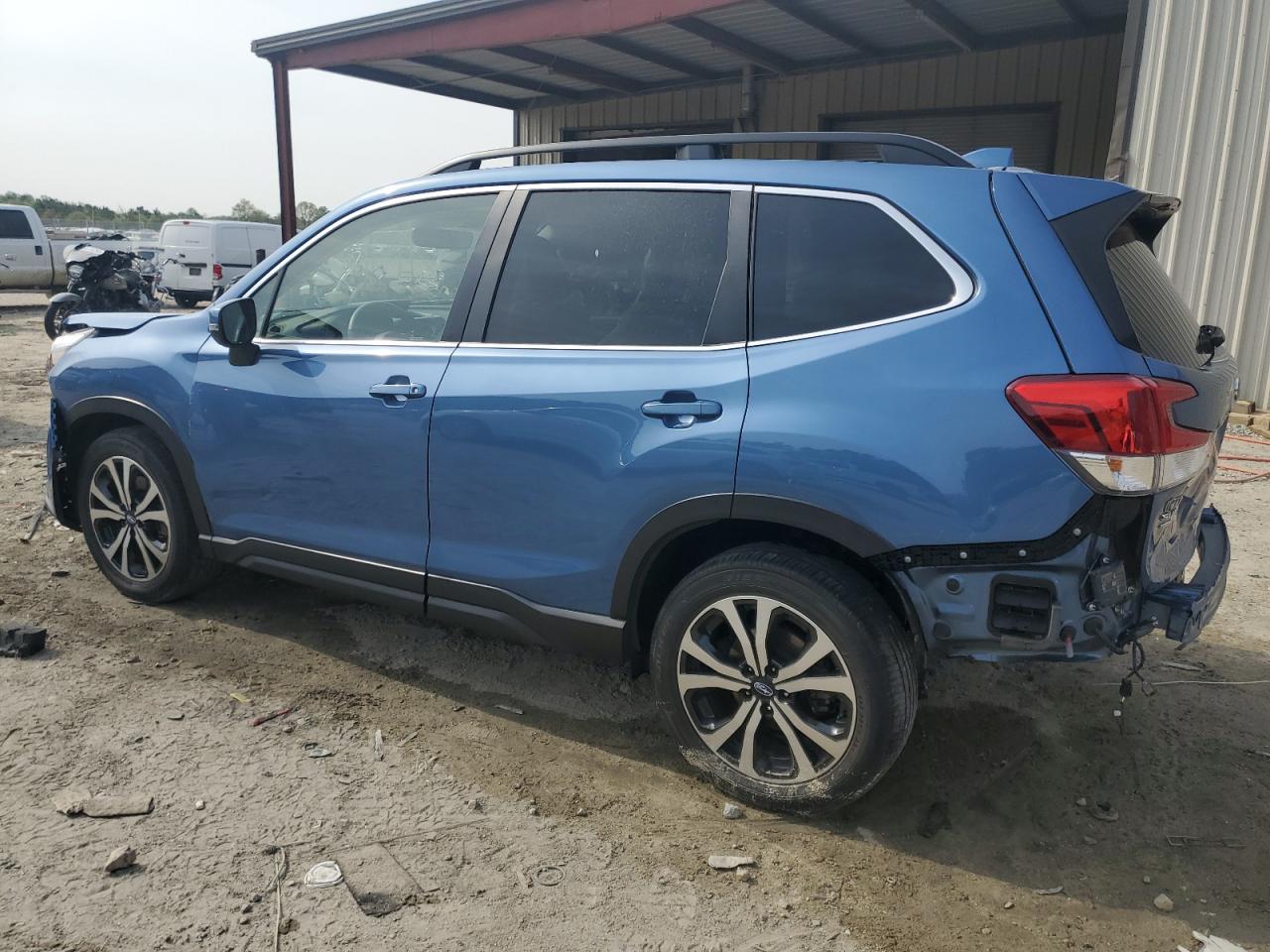 2020 Subaru Forester l VIN JF2SKAUC3LH579179 photo 2