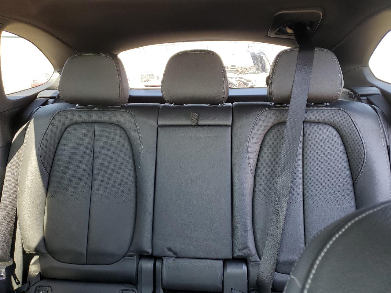2017 BMW X1 VIN WBXHT3C37H5F75301 photo 10