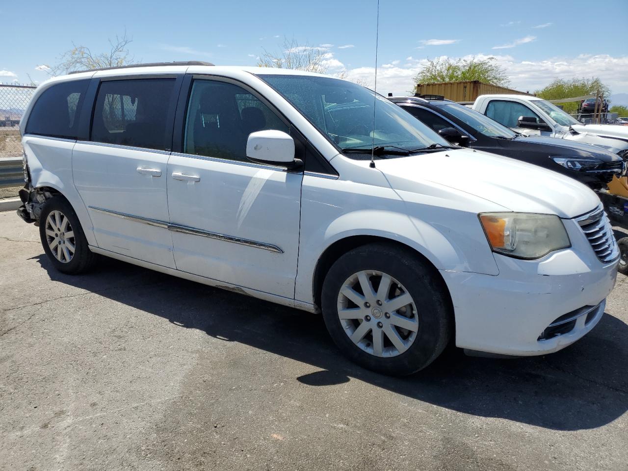 2014 Chrysler Minivan VIN 2C4RC1BG2ER272433 photo 4