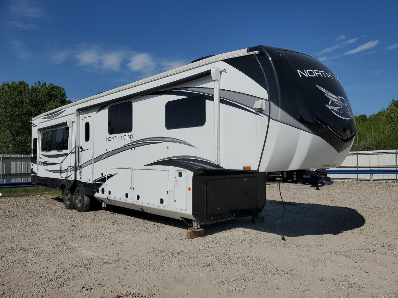 2022 JAYCO North poin VIN 1UJCJ0BVXN1LL0880 photo 1