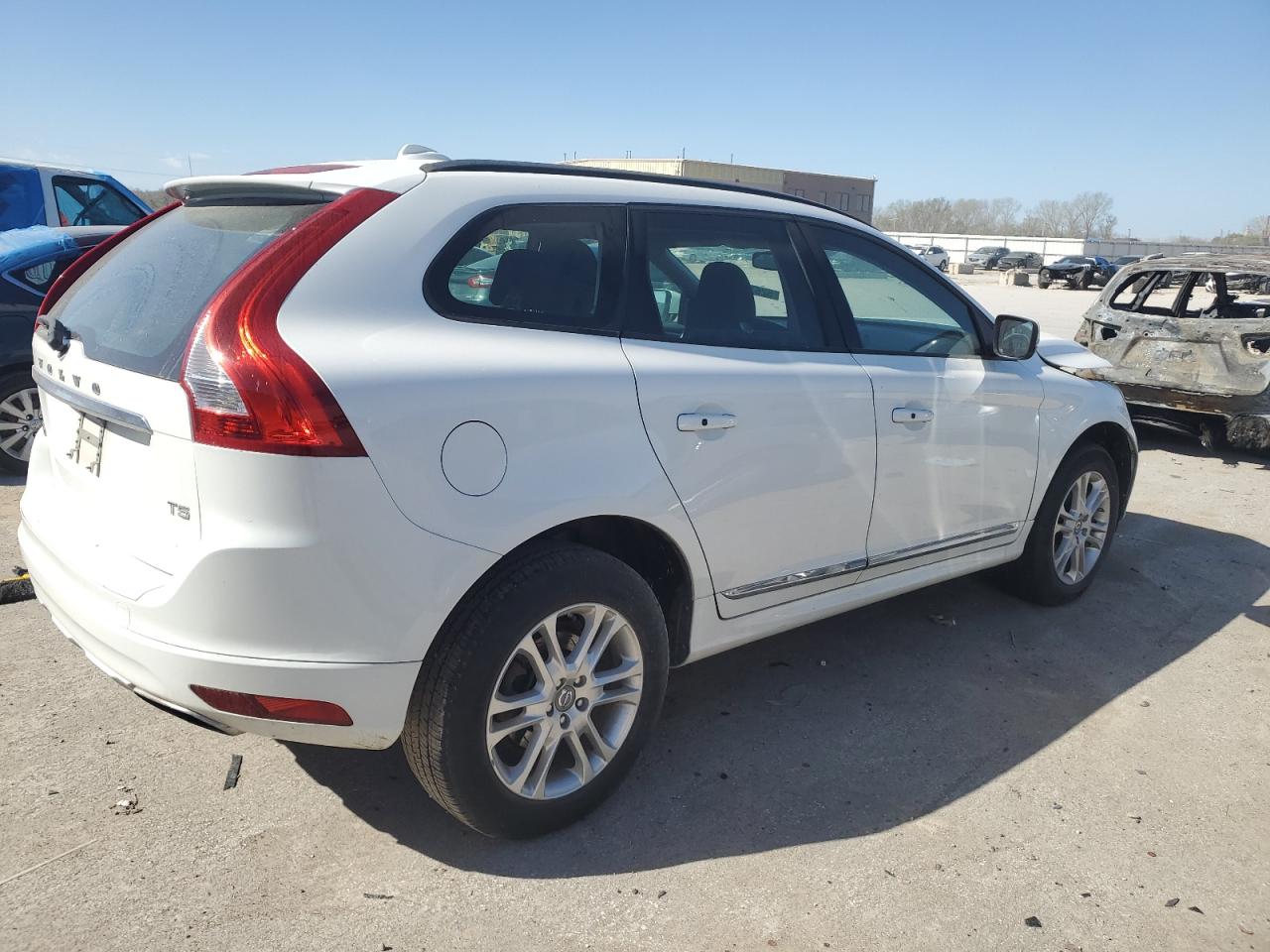 2015 Volvo Xc60 VIN YV440MDJXF2680270 photo 3