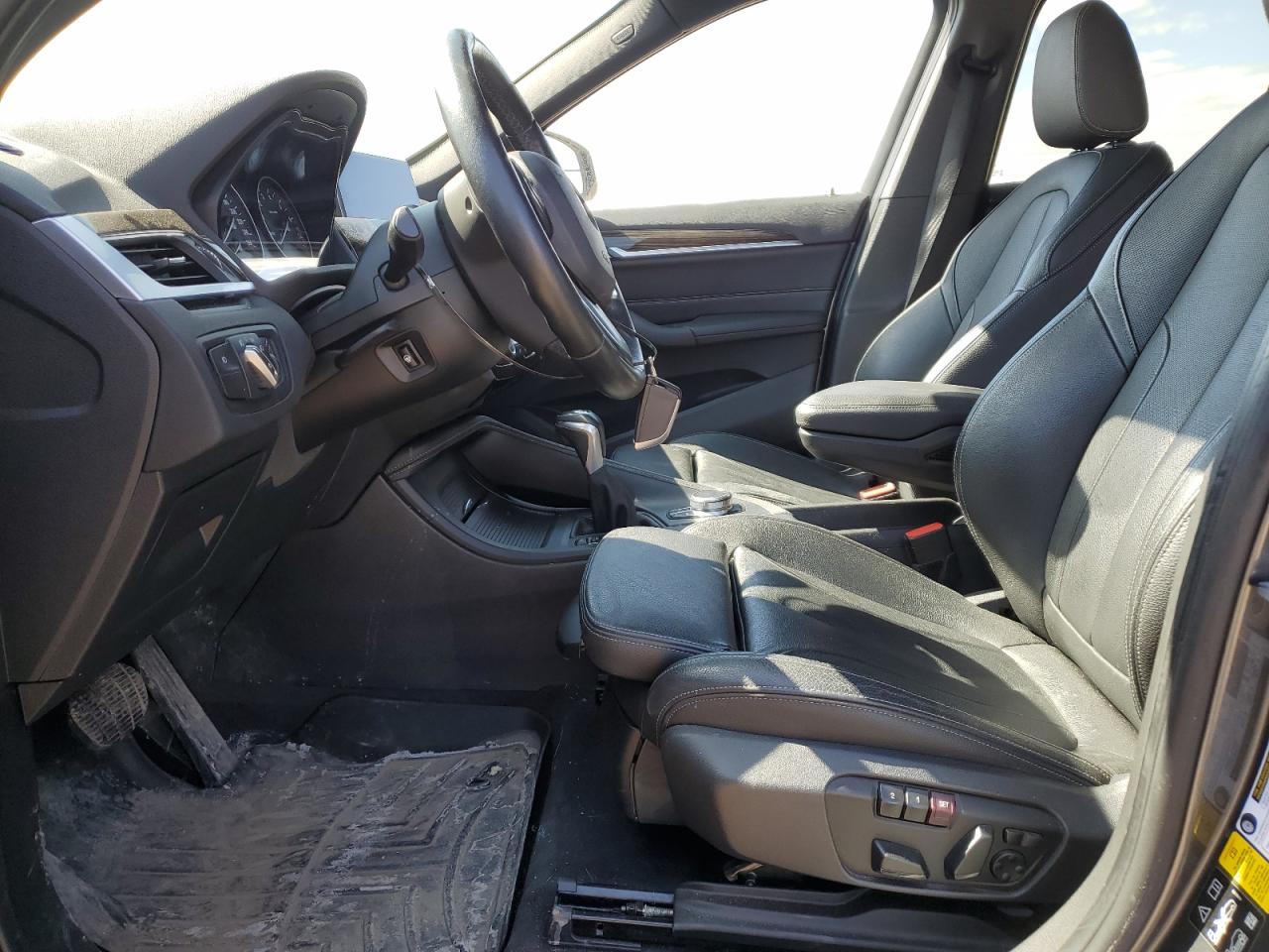 2017 BMW X1 VIN WBXHT3C37H5F75301 photo 7