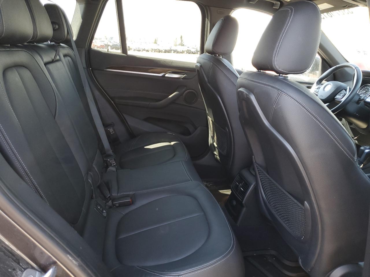 2017 BMW X1 VIN WBXHT3C37H5F75301 photo 11