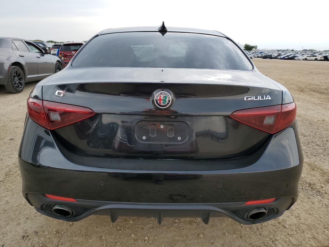 2018 Alfa Giulia VIN ZARFAEEN6J7564291 photo 6